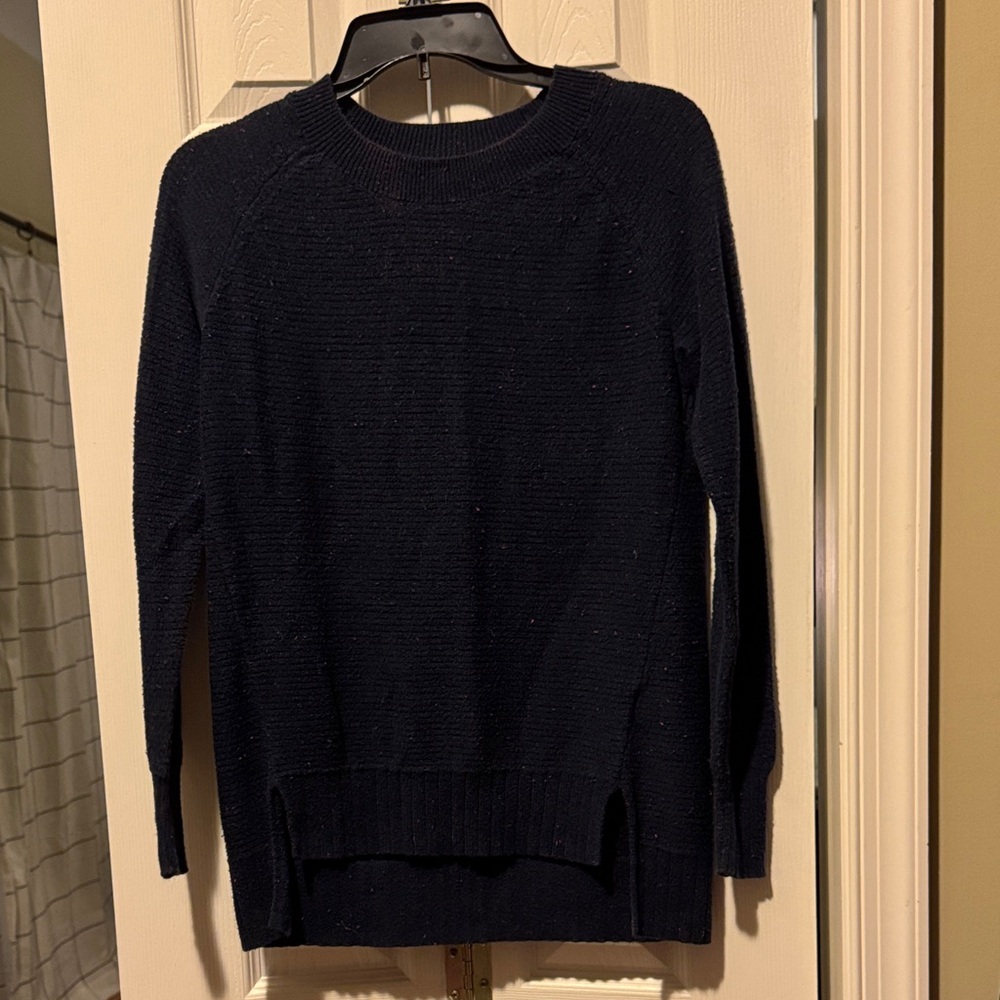 Old Navy Women's Dark Blue Crew Neck Sweater